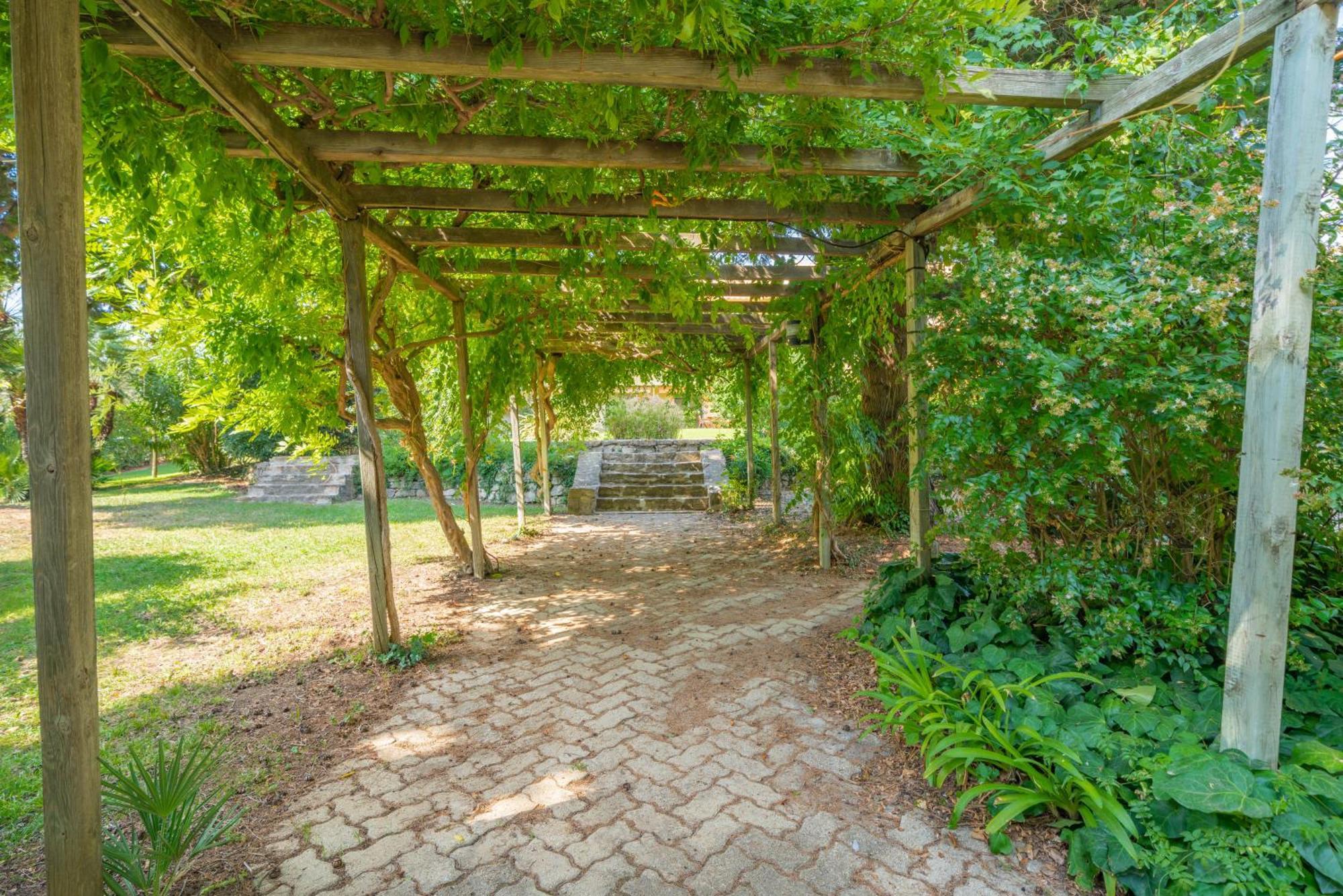 Les 15 Pins & La Mer -Your Green Getaway Near Sea & Beach Antibes Exterior photo
