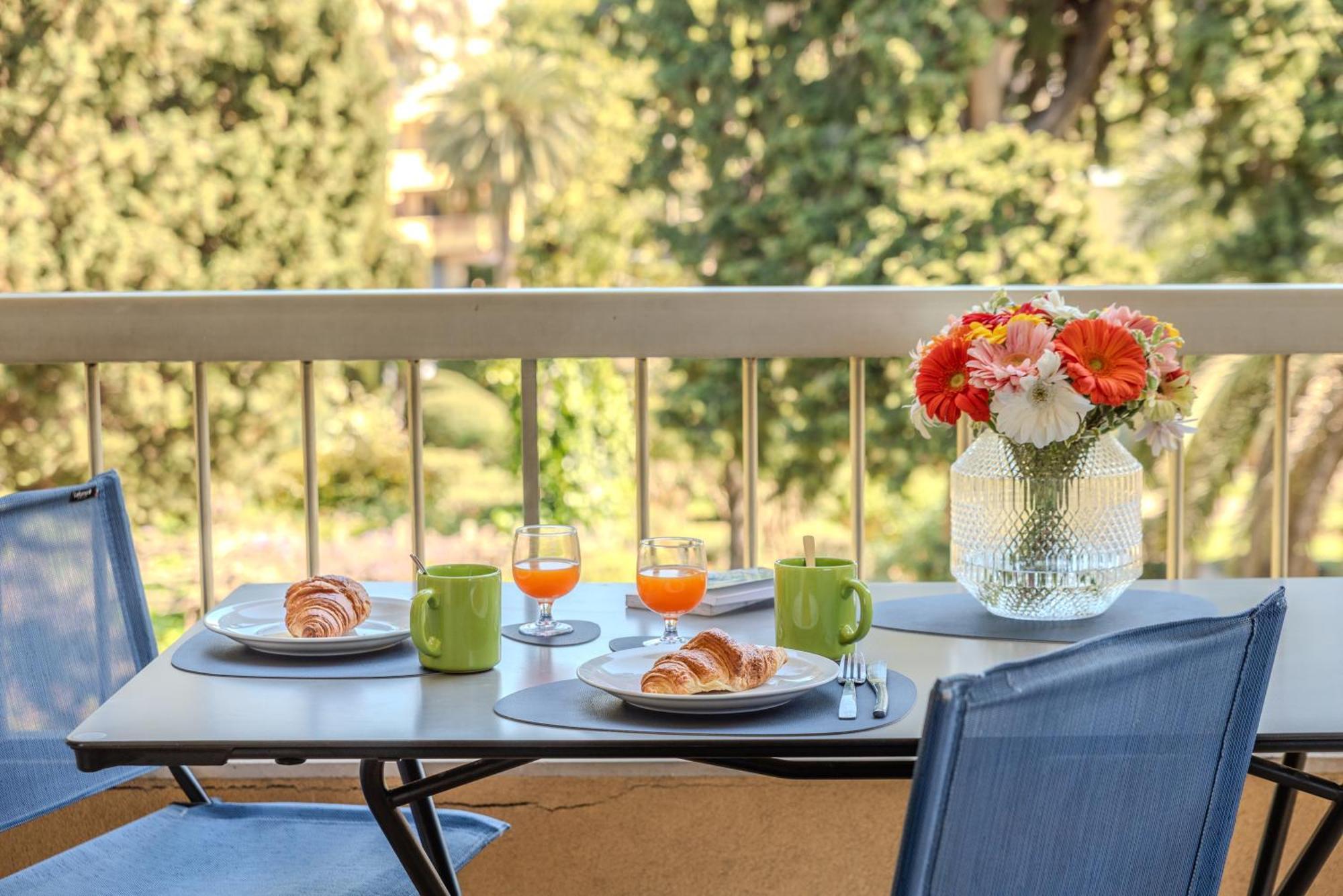Les 15 Pins & La Mer -Your Green Getaway Near Sea & Beach Antibes Exterior photo