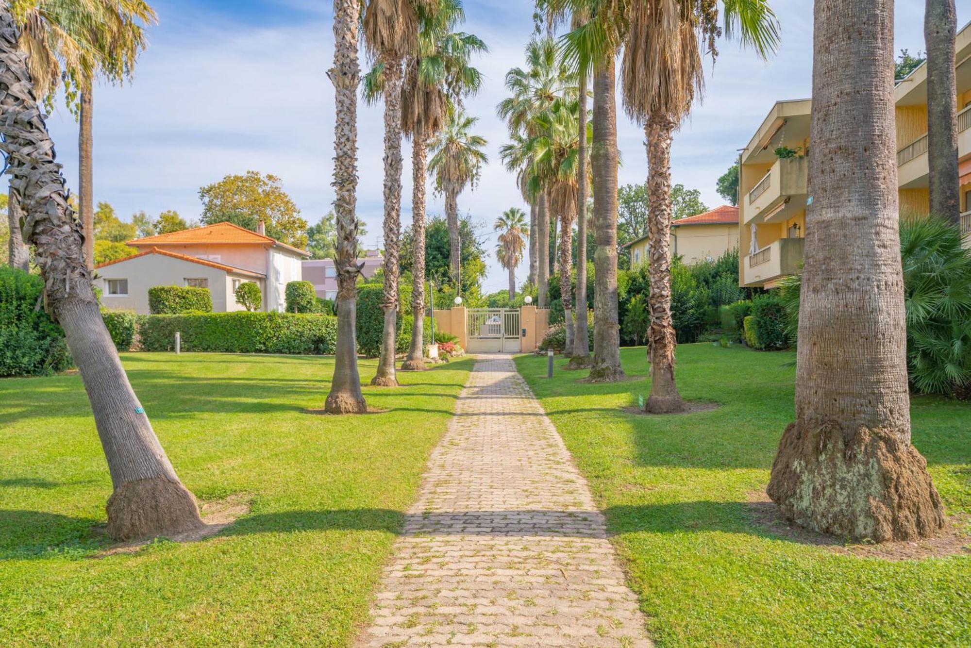 Les 15 Pins & La Mer -Your Green Getaway Near Sea & Beach Antibes Exterior photo